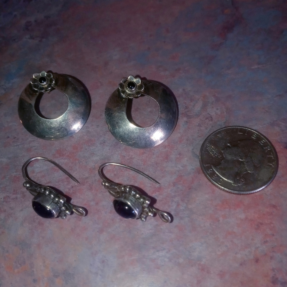 Lot of 2 sterling silver earrings